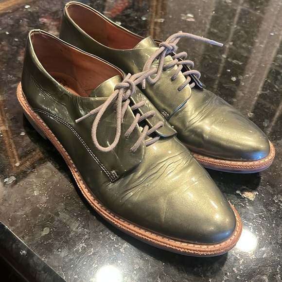 Vince Camuto ladies leather oxfords. Metallic Olive green. 8.5. Very good cond - Picture 10 of 11